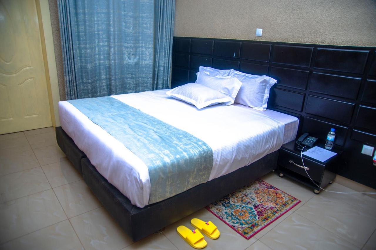Quality Inn Hotel Кігалі Екстер'єр фото