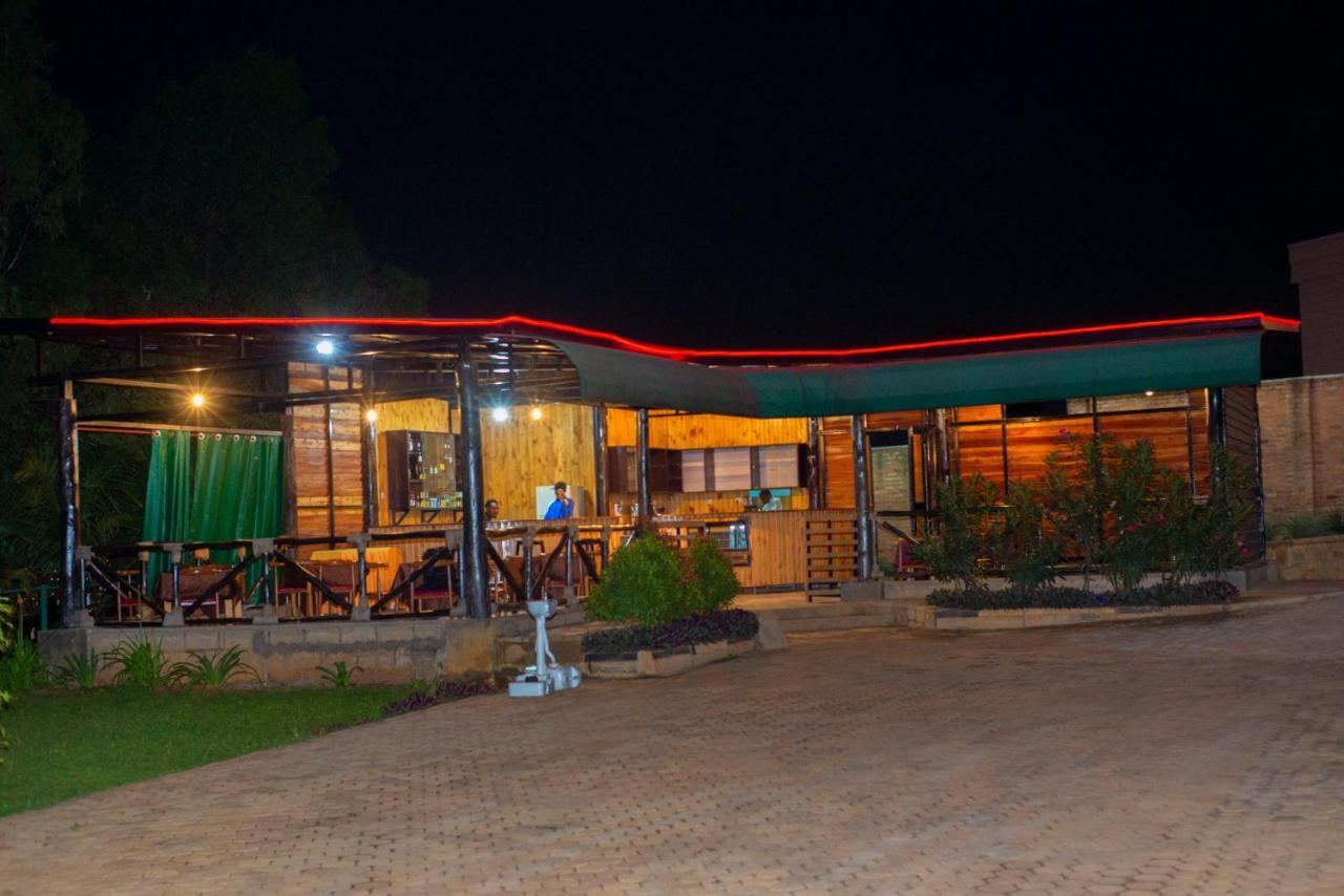 Quality Inn Hotel Кігалі Екстер'єр фото