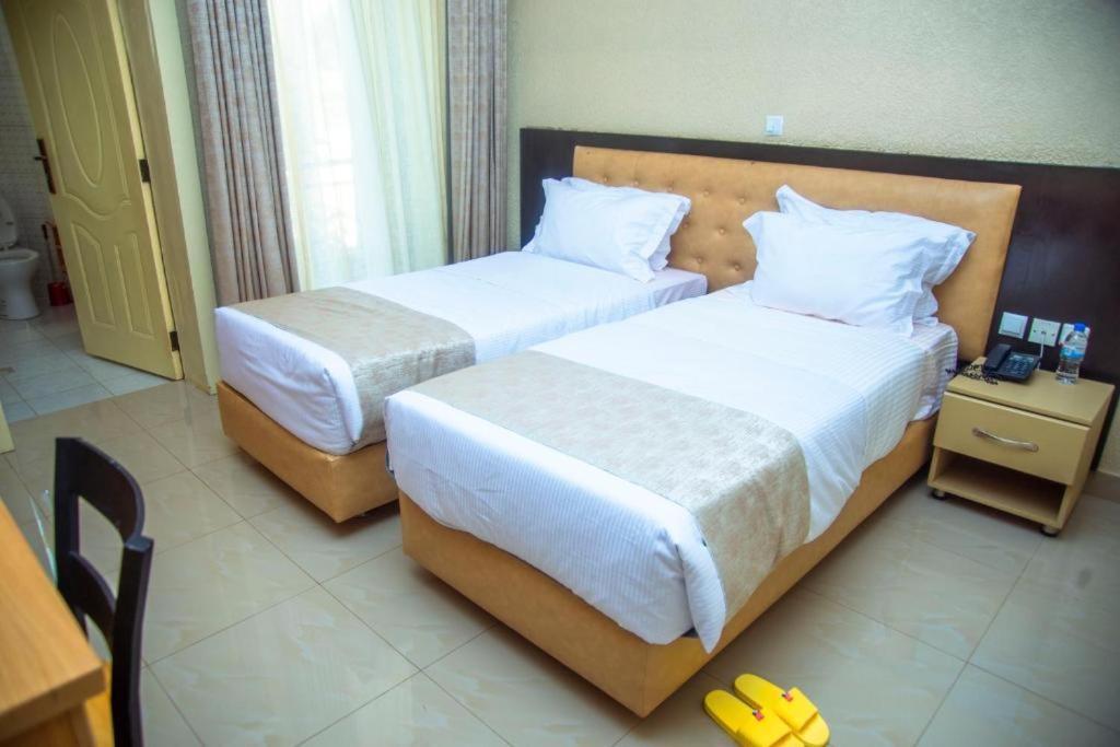 Quality Inn Hotel Кігалі Екстер'єр фото